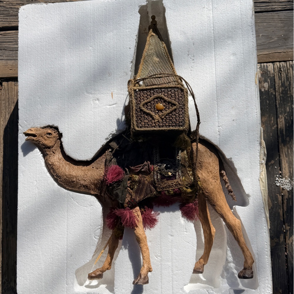Department 56 Neapolitan King On Camel Manger Scene in Box